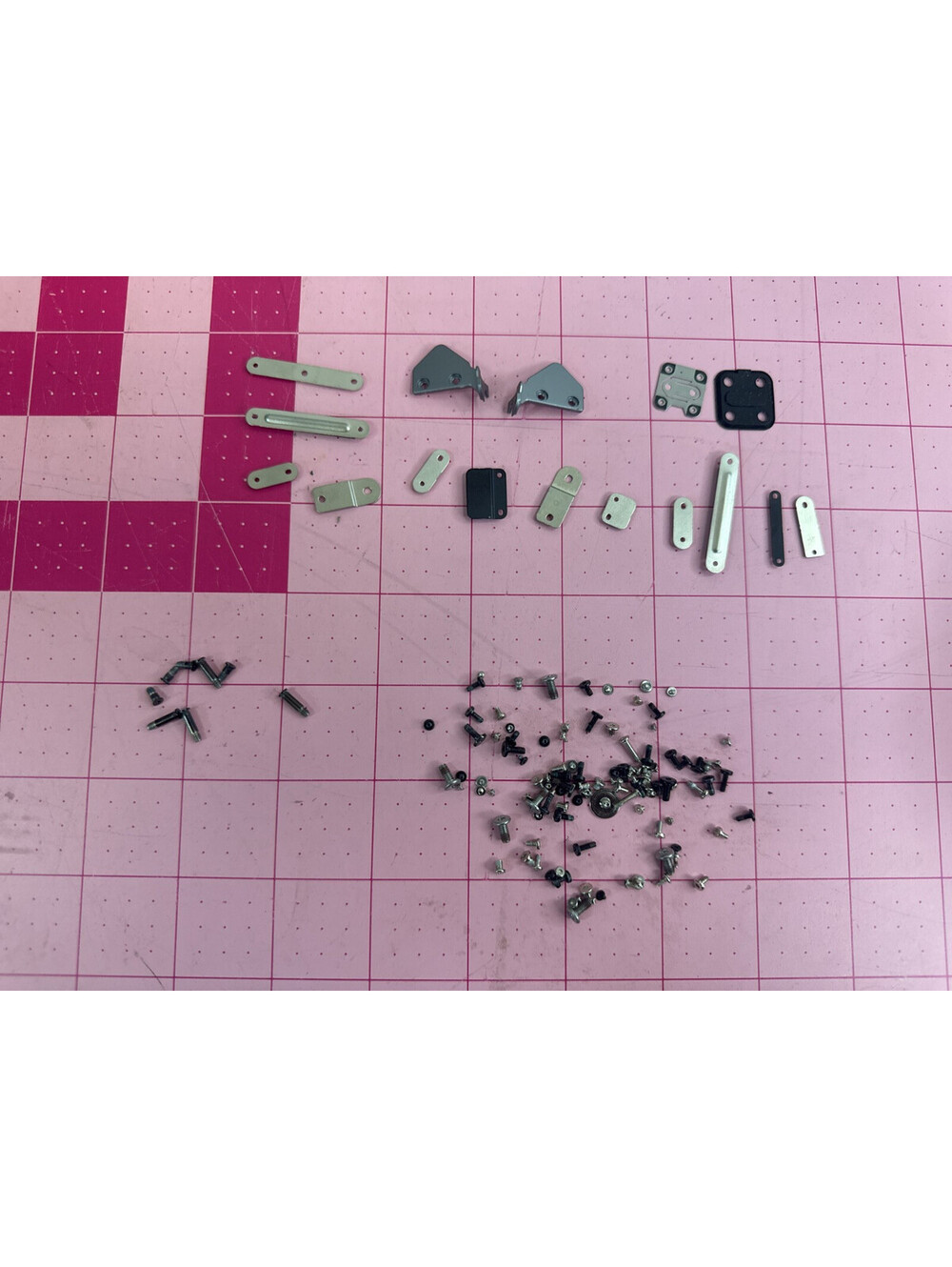 Apple Macbook Pro 2021 A2485 16" MacBook Pro inside & out screws - Genuine OEM